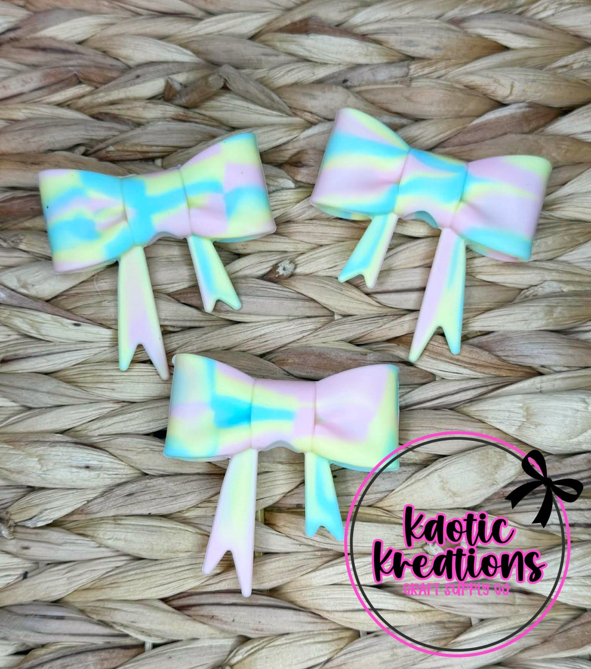 D57 BEADABLE JUMBO SILICONE BOW EASTER SWIRL (1ct)
